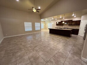 3731 W Vine Ave in Visalia, CA - Building Photo - Building Photo