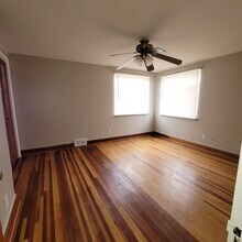 4235 Chester Dr, Unit 1 in Boardman, OH - Foto de edificio - Building Photo