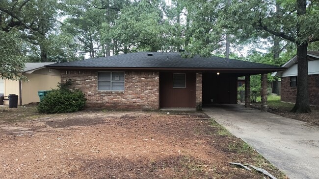 property at 5317 Leawood Dr