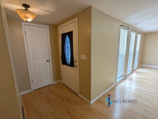 7821 Birchwood Dr in Port Richey, FL - Building Photo - Building Photo