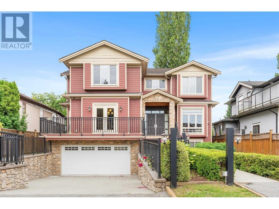 5420 Laurel St in Burnaby, BC - Building Photo