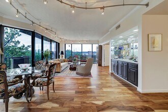 3350 McCue Rd in Houston, TX - Building Photo - Building Photo