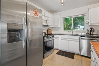 12340 SW 115th Terrace in Miami, FL - Building Photo - Building Photo