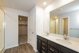 14413 Heritage Dr in Longmont, CO - Building Photo - Building Photo