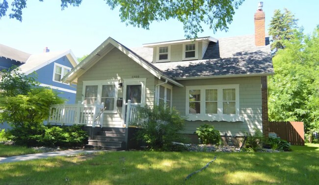 property at 1200 Cottonwood St
