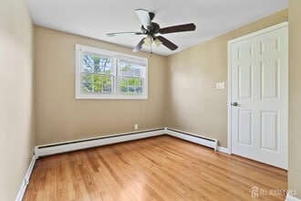 262 Wall St in Metuchen, NJ - Building Photo - Building Photo