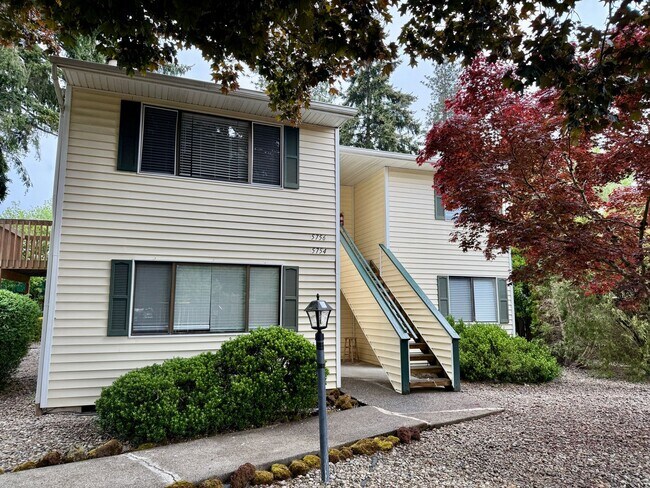 5756 SW Main Ave-Unit -5756 in Beaverton, OR - Foto de edificio - Building Photo