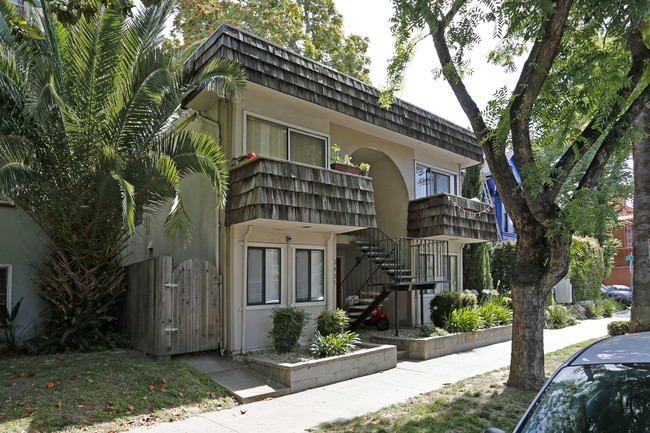 2425 L St in Sacramento, CA - Building Photo - Building Photo