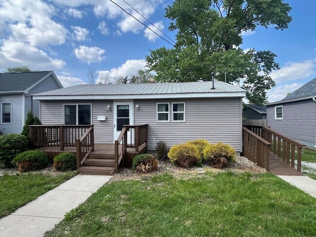 property at 319 Pennsylvania Ave