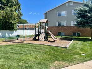 857 Meadow Pine Ct in Salt Lake City, UT - Building Photo - Building Photo