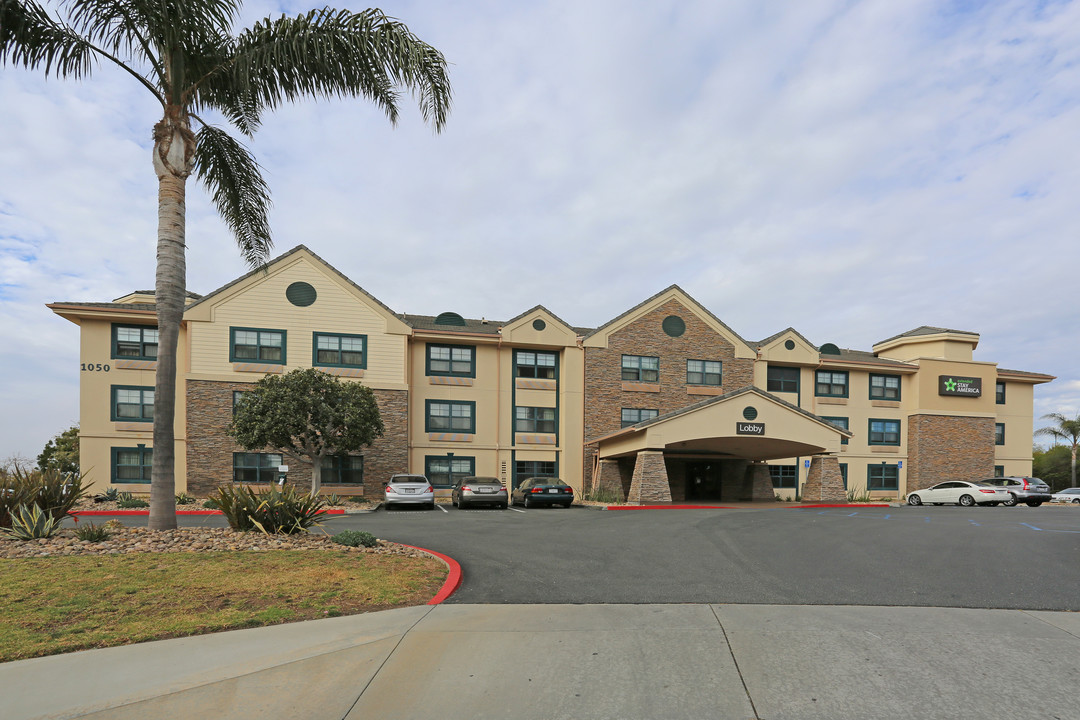 Furnished Studio - Carlsbad in Carlsbad, CA - Foto de edificio