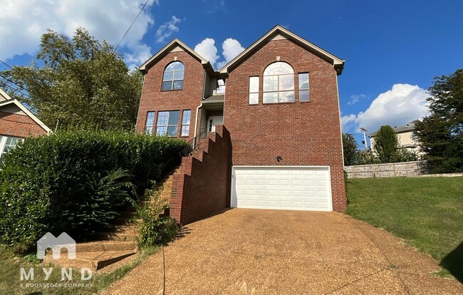 1121 Holt Hills Pl