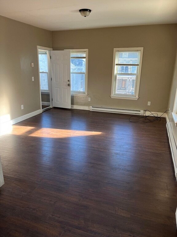 159 4th St-Unit -2 in Fall River, MA - Building Photo - Building Photo