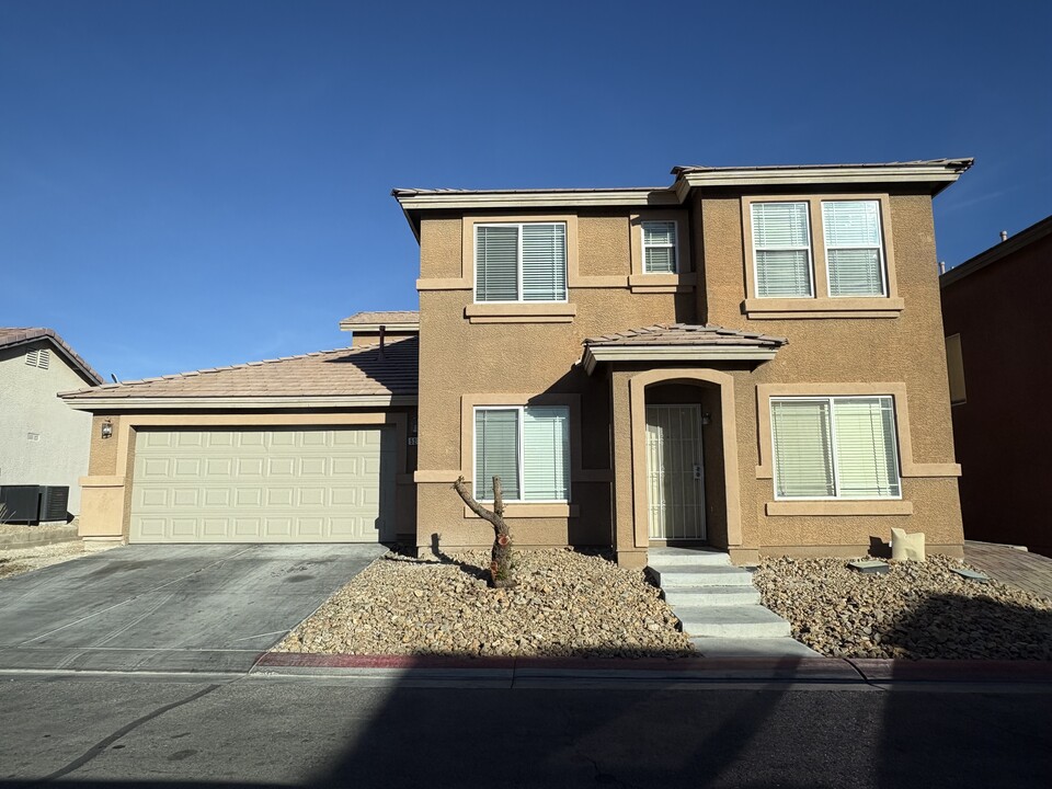 5216 N El Prado Heights St in North Las Vegas, NV - Building Photo