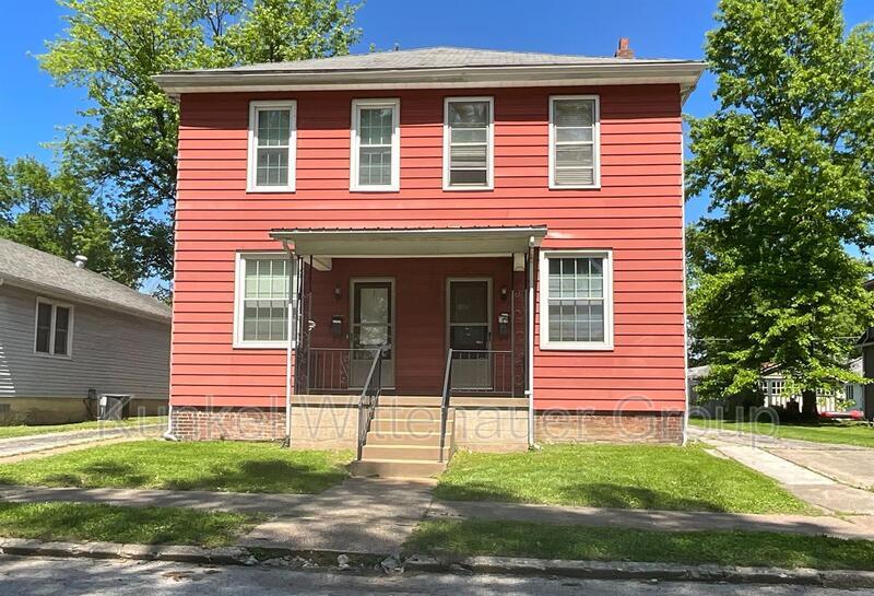 122 N Michigan Ave in Belleville, IL - Building Photo
