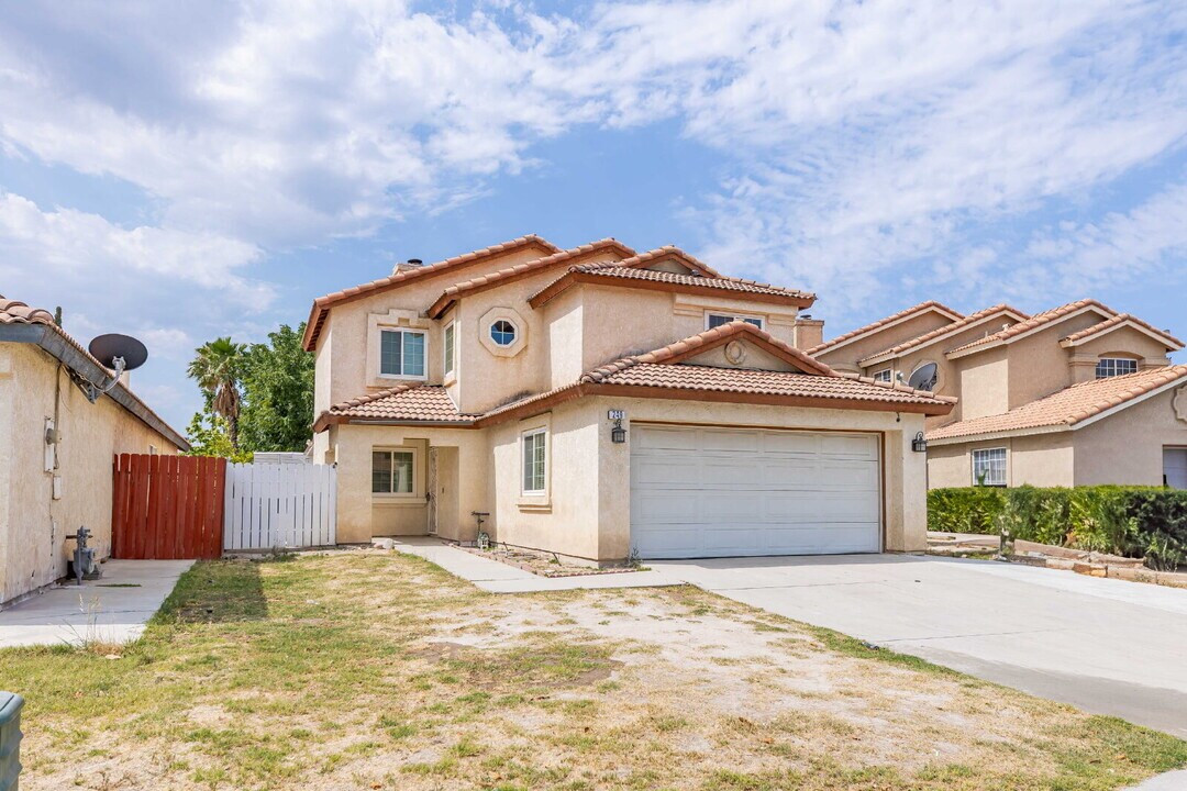 249 Flicker Way in Perris, CA - Building Photo