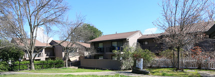 Cambridge Oaks Apartments in Cameron Park, CA - Building Photo - Building Photo