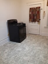 83 Main St, Unit 83MainSt.Apt.2-E in Westfield, MA - Building Photo - Building Photo