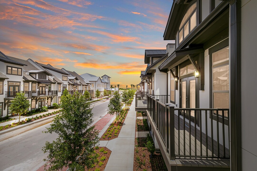 Waterside Place Townhomes in Sarasota, FL - Building Photo