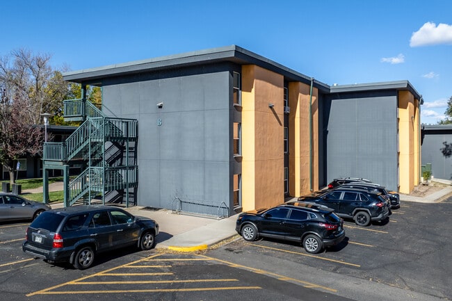 Bears Village in Greeley, CO - Foto de edificio - Building Photo