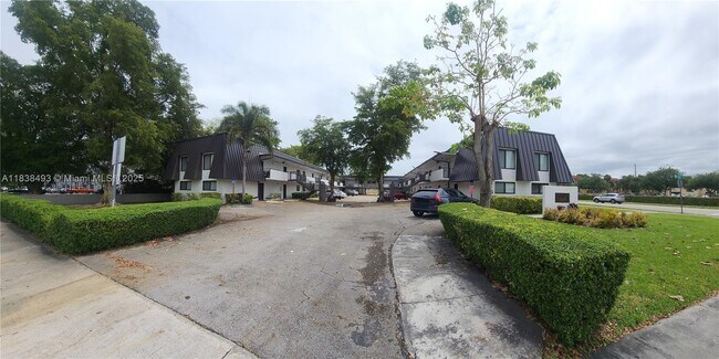 19600 SW 110th Ct in Cutler Bay, FL - Building Photo - Building Photo