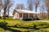 681 Church St in White Bluff, TN - Foto de edificio - Building Photo