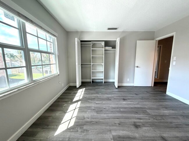 property at 413 N Cypress Dr