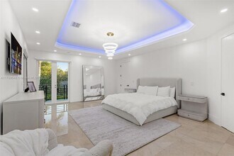 6290 SW 130th Ter in Pinecrest, FL - Building Photo - Building Photo
