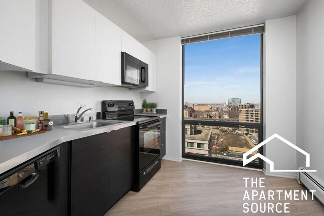 property at 1120 N La Salle Dr