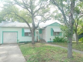 4322 Fir St in Corpus Christi, TX - Building Photo