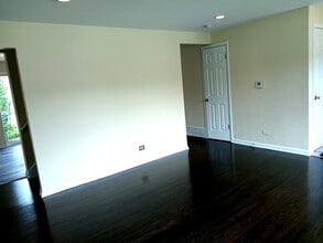 242 S Cherry St in Itasca, IL - Building Photo - Building Photo