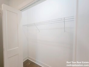 207 Park Dr, Unit 1 in Boston, MA - Building Photo - Building Photo