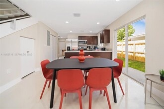 1183 NE 111th St in Miami, FL - Building Photo - Building Photo