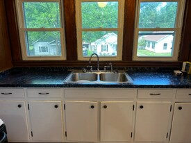 215 S Bilbro Ave in Murfreesboro, TN - Building Photo