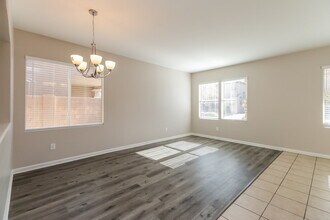 7233 S 40th Ave in Phoenix, AZ - Building Photo - Building Photo