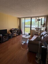 152-18 Union Tpke in Queens, NY - Building Photo - Building Photo