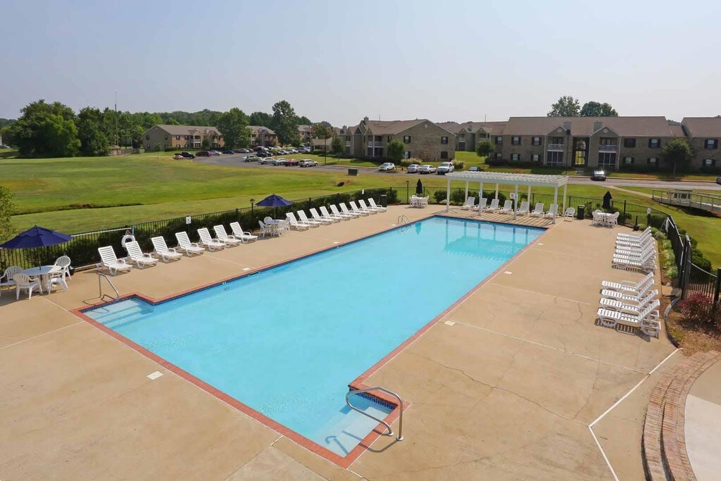 Sunlake at Edgewater Huntsville, AL Apartments