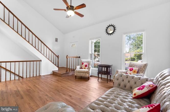 19 Saddleview Ct in North Potomac, MD - Building Photo