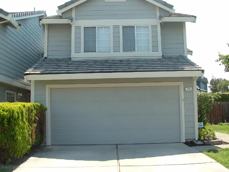 175 Pelican Loop in Pittsburg, CA - Building Photo