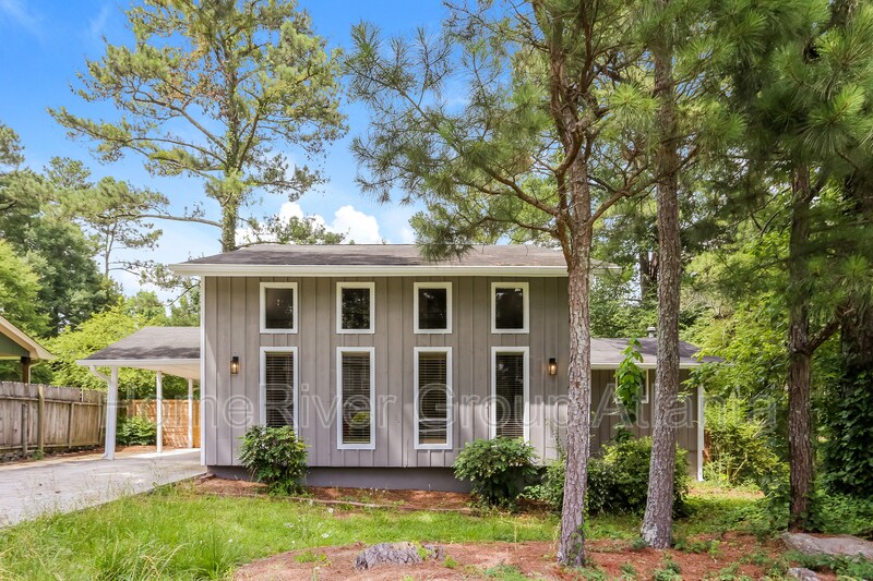 6360 Ashdale Dr in College Park, GA - Building Photo