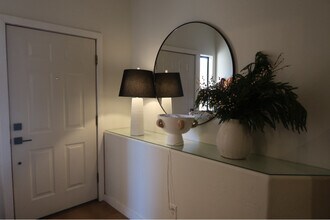 525 N Miller Rd in Scottsdale, AZ - Building Photo - Building Photo