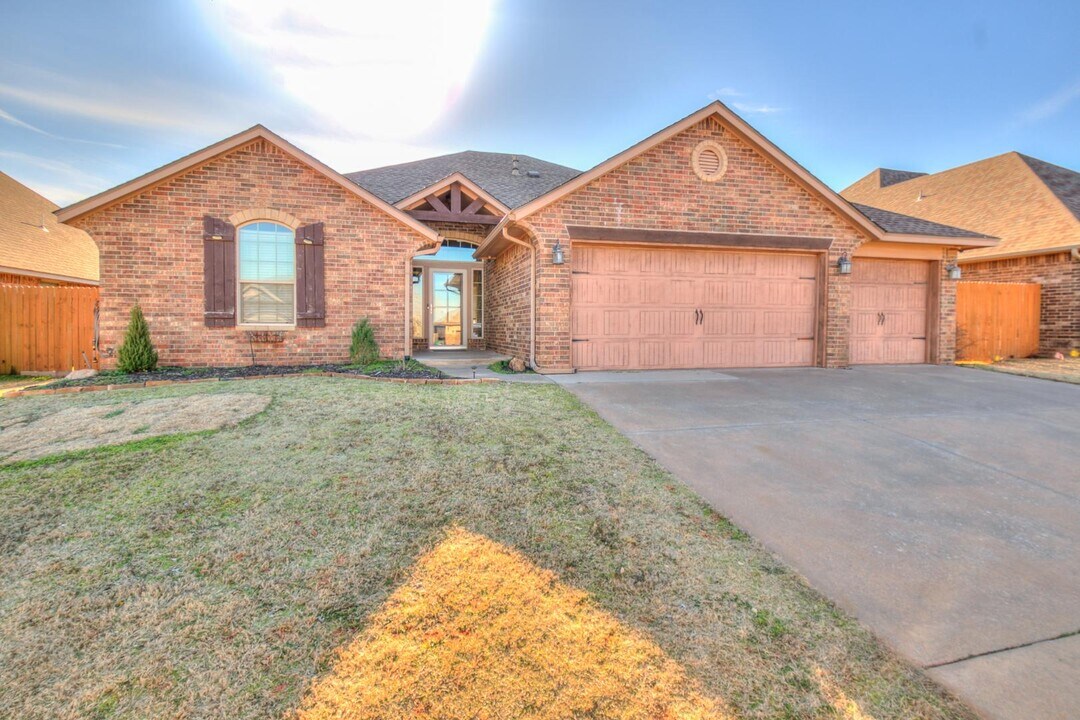 19217 Garden Creek Ln in Edmond, OK - Building Photo