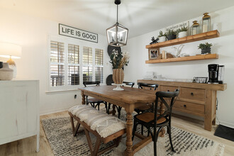 125 Wright Cir in Niceville, FL - Building Photo - Building Photo