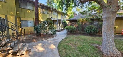 3321 W Hillsdale Ave in Visalia, CA - Building Photo - Building Photo