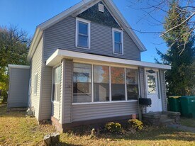 915 N Main St in Mishawaka, IN - Building Photo