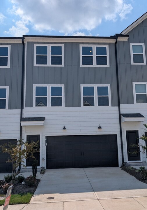 1518 Tamarisk Ln in Durham, NC - Building Photo