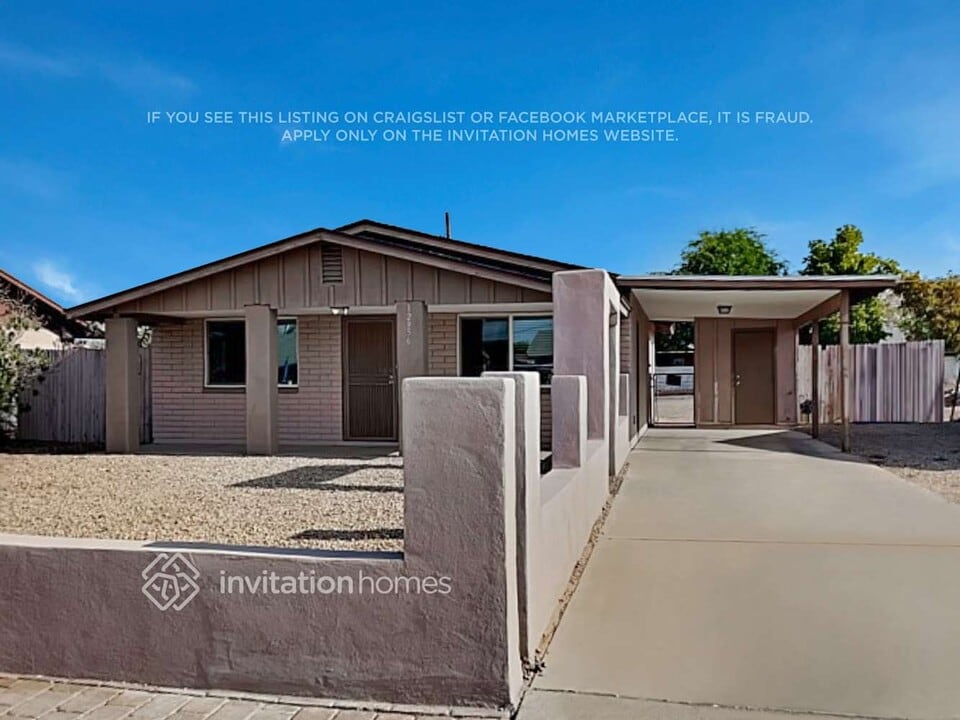 12956 W Desert Ln in Surprise, AZ - Foto de edificio
