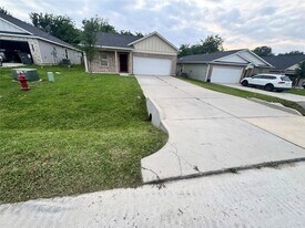 14214 Green Wing Cir in Willis, TX - Building Photo
