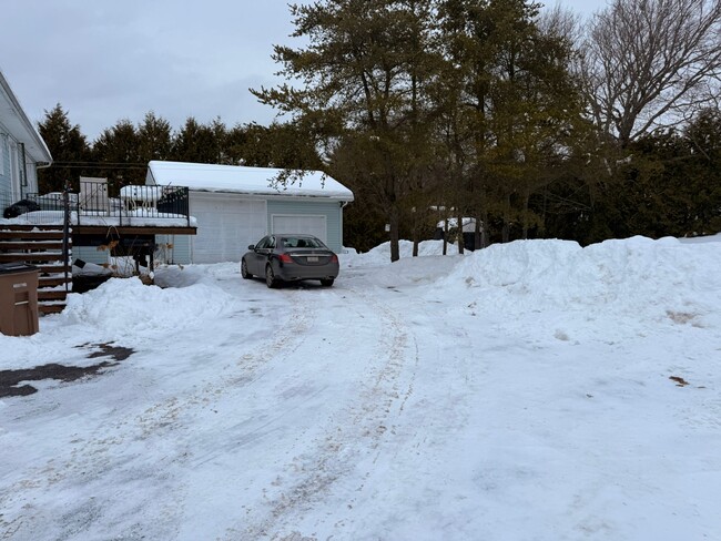 property at 100 Green Lake Cres