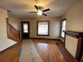 295 E 19th Ave in Columbus, OH - Building Photo